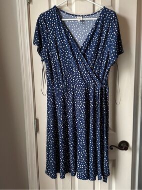 Kaileigh Navy and White Faux Wrap Midi Dress